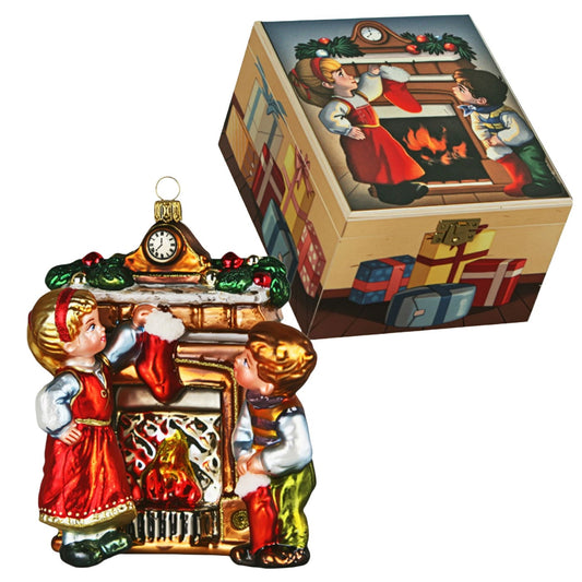 Acquista in Italia Komozja Family Natale 2025 Bambini vicino al camino Collezione