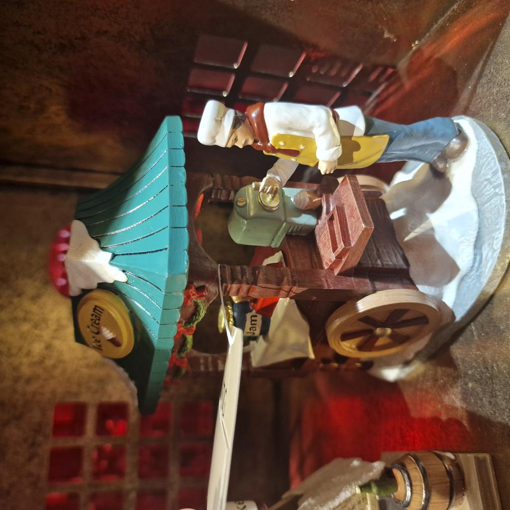 Set di 4 Diorama Negozi Led EDG Enzo De Gasperi – Decorazione Natalizia di Design