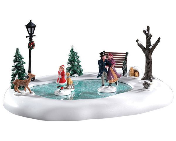Acquista in Italia Lemax 2024 94527 Victorian Skaters, B/O (4.5V)